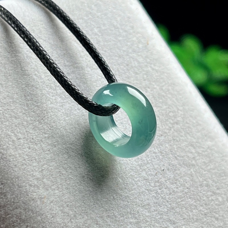 Jewelry & Watches Spółka Z Ograniczoną Odpowiedzialnością Sp Z Oo - Natuurlijke smaragd blauw water gelukskraal ring