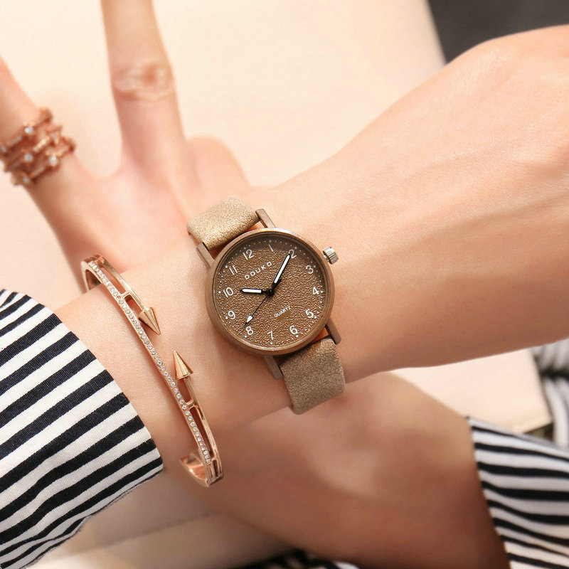 UTHAI BK01 Casual en modieuze  - Stones Watches & Jewelry In Sweden Ab recensie en prijs