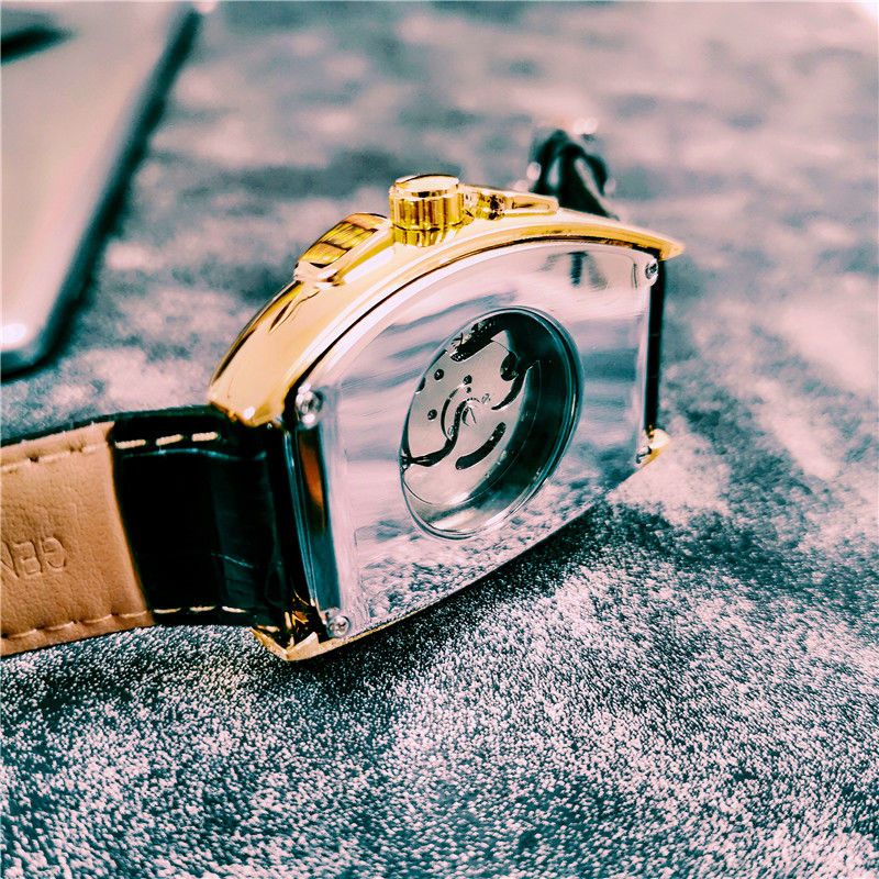 Luxe mechanisch herenhorloge,  - Cartier Watch Tank recensie en prijs